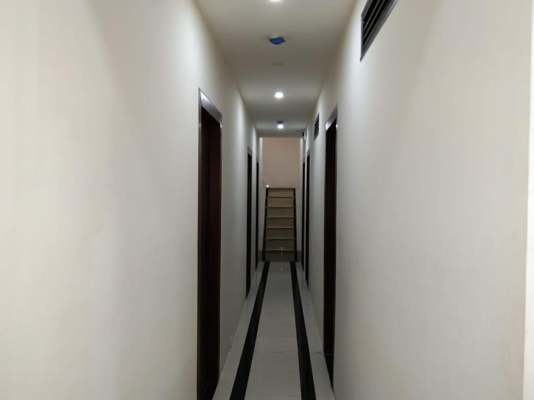 Sadguru Lodge Мумбаи Экстерьер фото